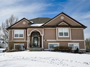 5118 SW Pelican Point, Lees Summit, MO 64082