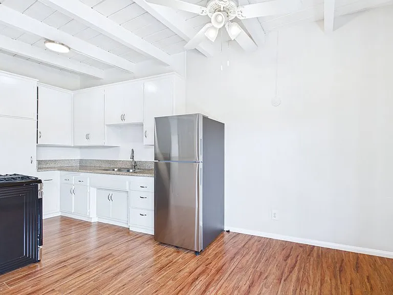 Parkvue Apartments — Photo 9