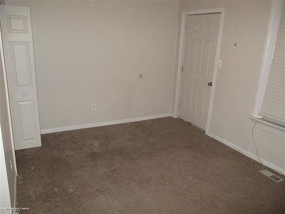 5th image of 109 South Ave
