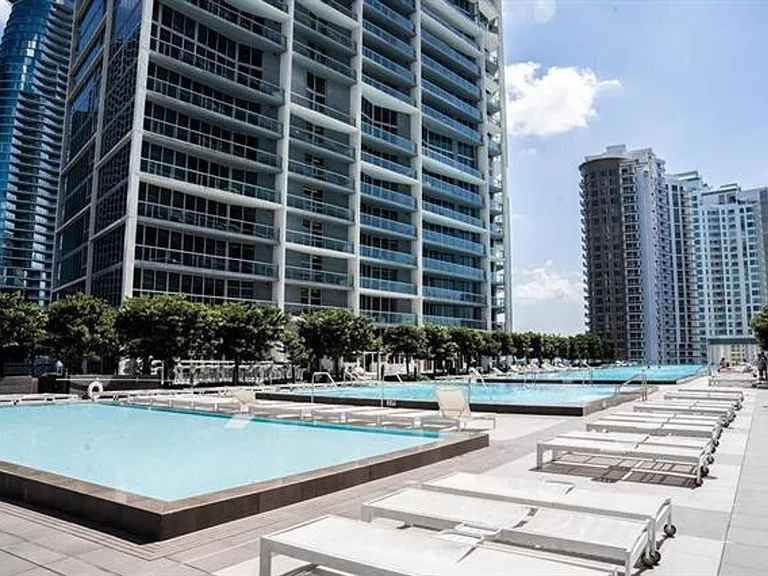 495 Brickell Ave #CU-1605 — Photo 38