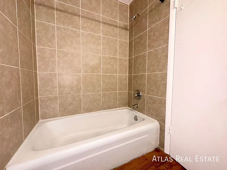 312 W Alabama Ave — Photo 4