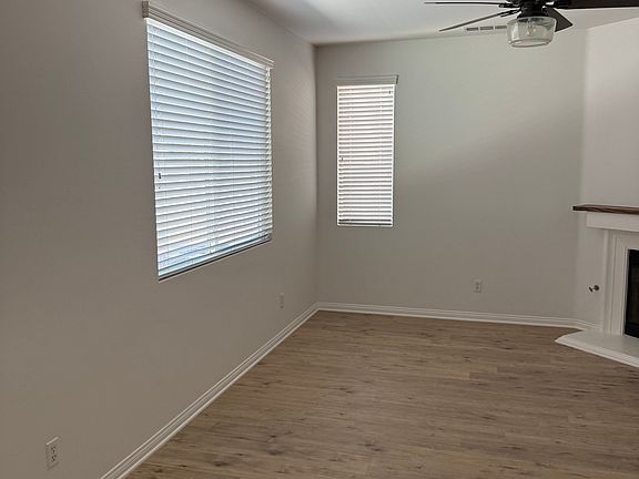 3rd image of 3976 Obsidian Rd