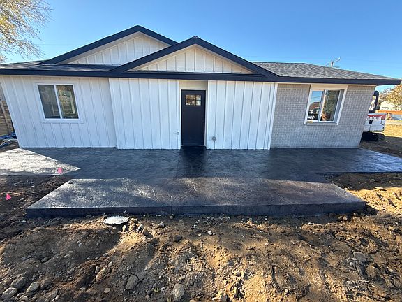 3rd image of 15834 W 11th Ave
