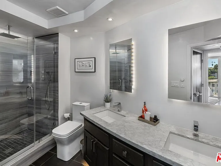 2260 N Cahuenga Blvd #502 — Photo 19