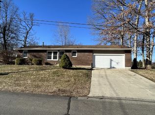 68450 Channel Pkwy, Edwardsburg, MI 49112