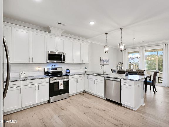 5th image of 7402 Springwater Drive