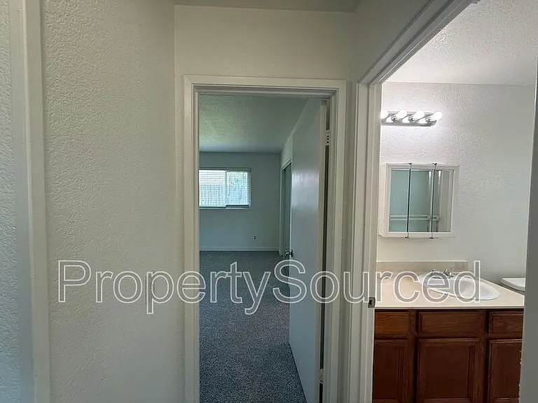 1462 Snyder St — Photo 14