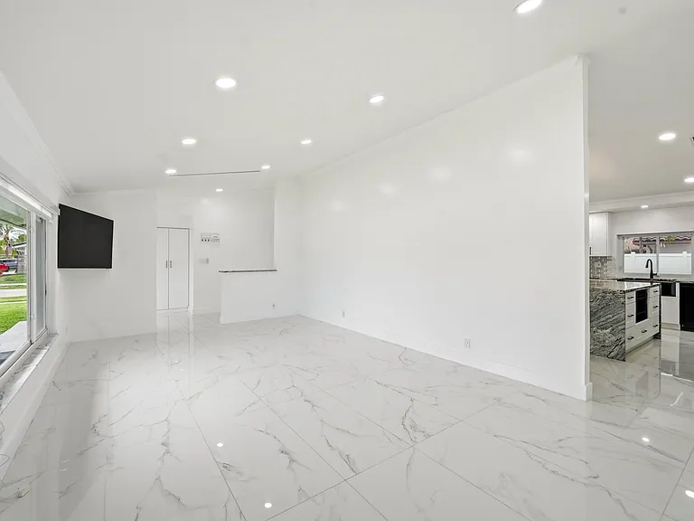 398 NW 22nd Ave — Photo 13