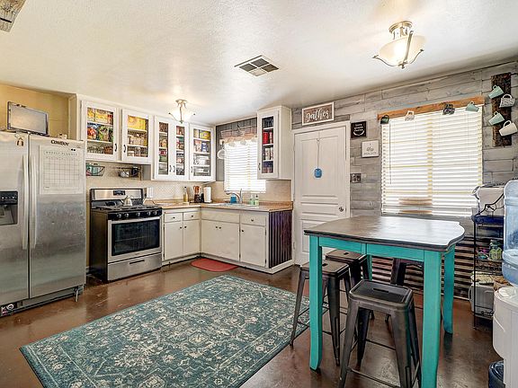 5th image of 915 W Paseo Way