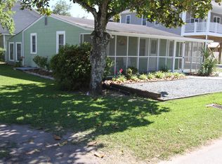 213 Goldsboro Ave, Carolina Beach, NC 28428
