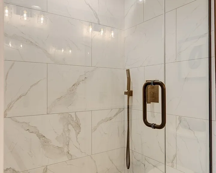 Master bed en-suite shower - rainfall bath
