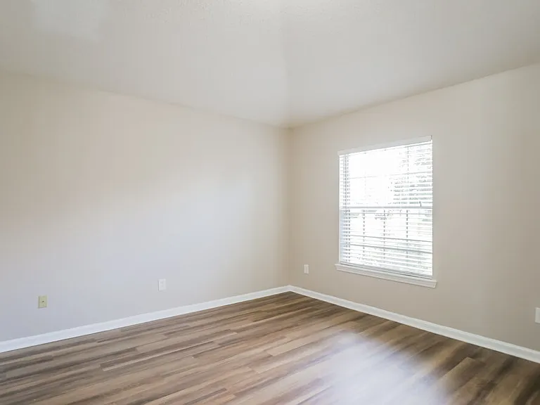 862 E Red House Branch Rd — Photo 14