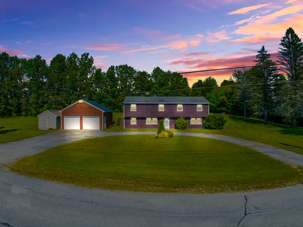 19 Cross Road, Winthrop, ME 04364