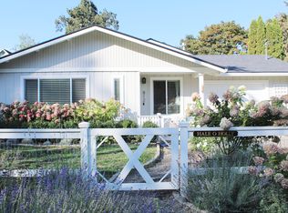 812 8th St, Hood River, OR 97031