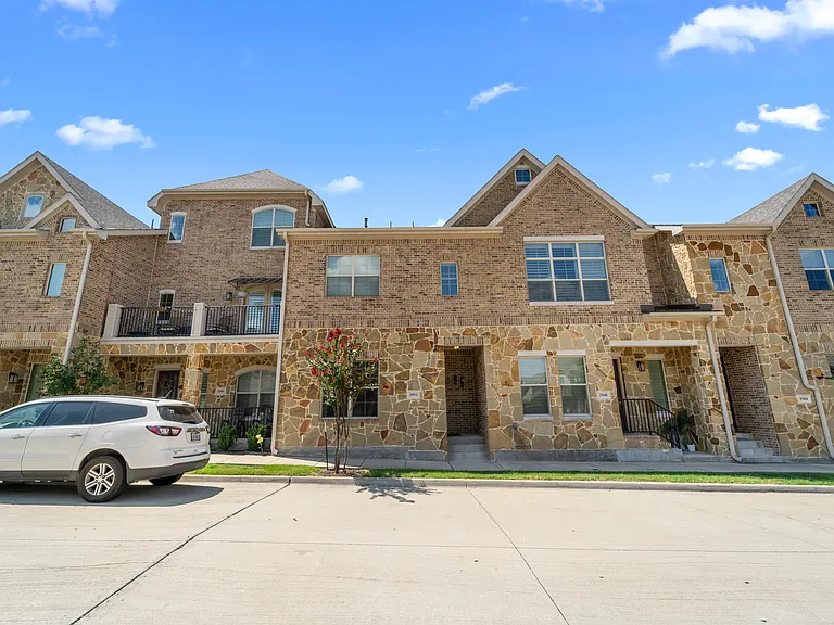 2952 Sheridan Dr — Photo 43