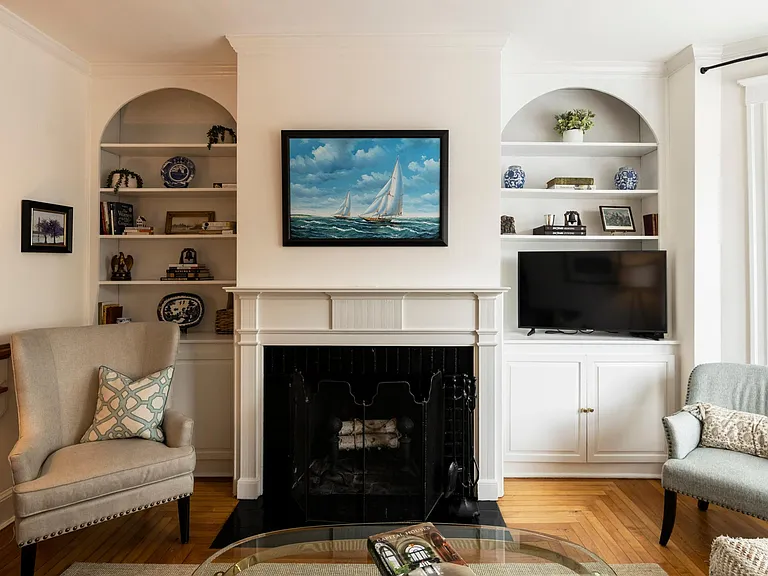 3021 Dent Pl NW — Photo 4