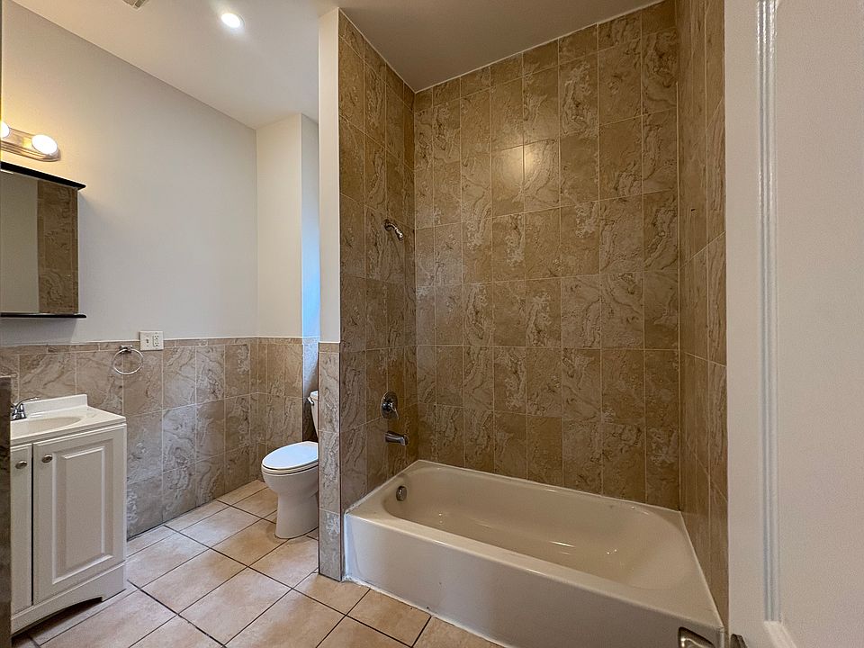 1st image of 40 Washington Ave #2A