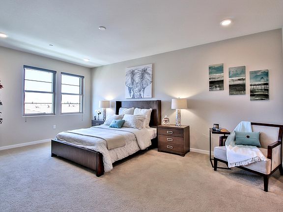 5th image of 1053 Dewberry Pl Unit 404
