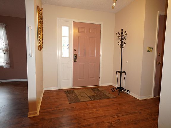5th image of 431 Williamsburg Ln NW APT D