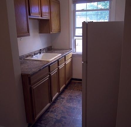 4th image of 16 N Carpenter Ter