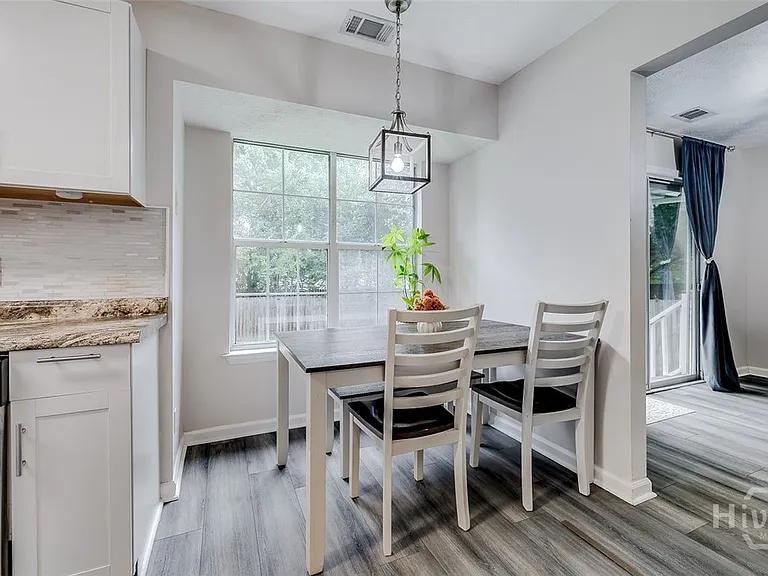 110 Embassy Ct — Photo 20