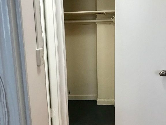 3rd image of 135 E 50th St APT 3L