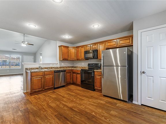 5th image of 236 Glory Ln