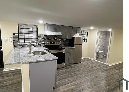 Studio, 448 sqft, $1,100 — Photo 4