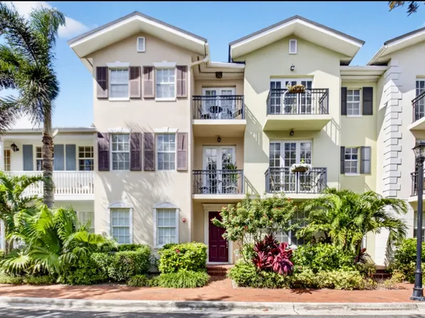 1054 E Heritage Club Cir, Delray Beach, FL 33483