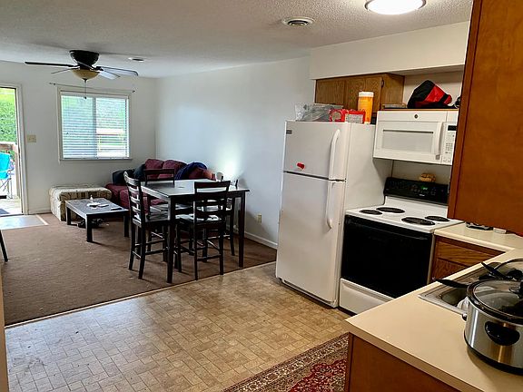 4th image of 201 S Dill St #209