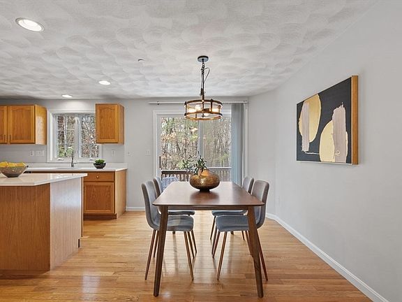 4th image of 81 Salem Rd Unit 31