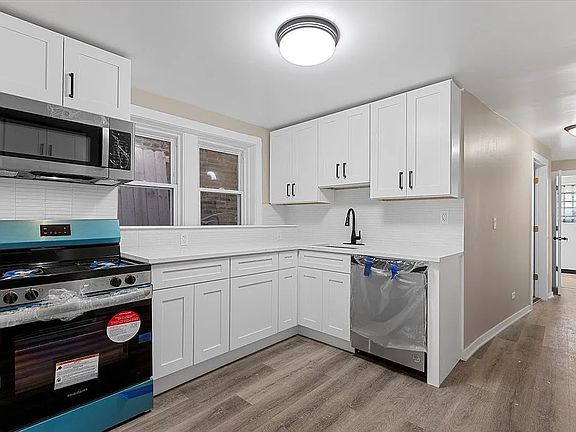 2nd image of 2108 S Homan Ave #1