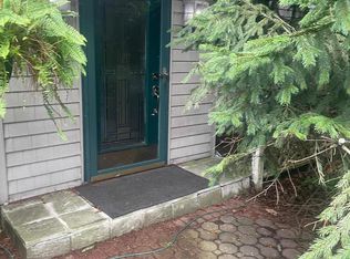 16 Stevenson Pl, Staten Island, NY 10309