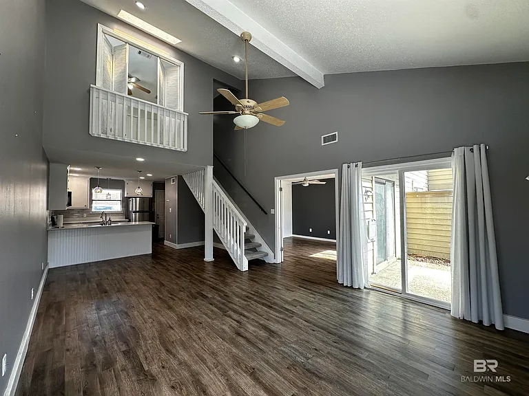 200 Parma Dr #F4 — Photo 2