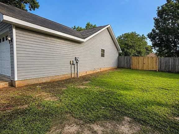 3rd image of 97 Tiffany Ln