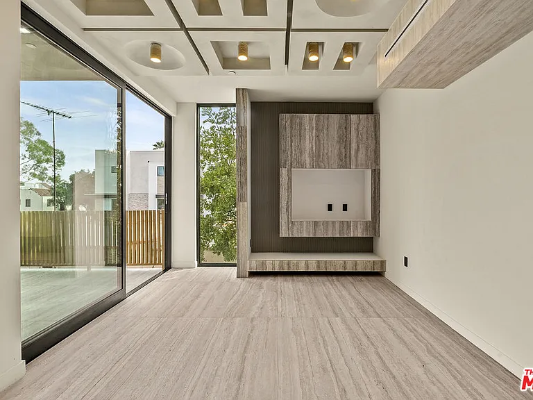 1021 N Ogden Dr #Penthouse 6 — Photo 6
