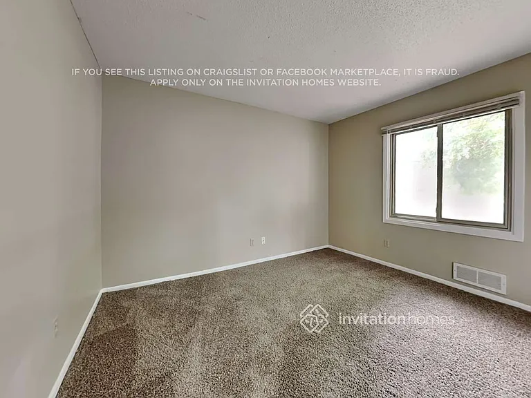 10273 Orleans Ln N — Photo 12