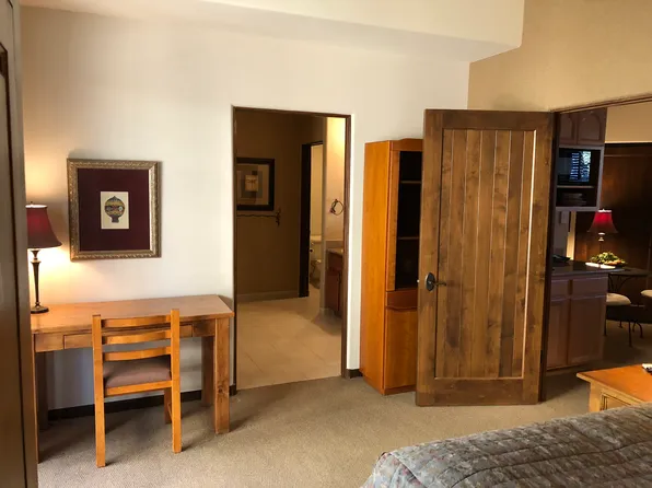 36601 N Mule Train Rd APT 31B, Carefree, AZ 85377