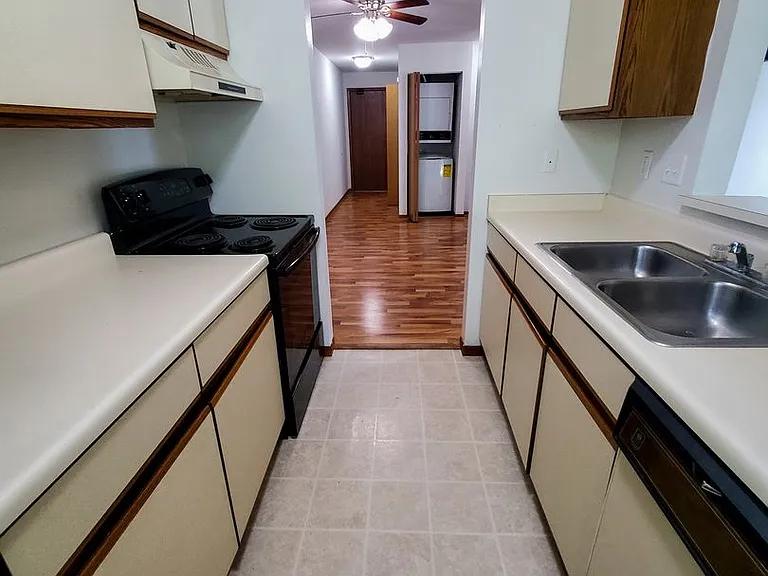Orchard Village Apartments — Photo 163