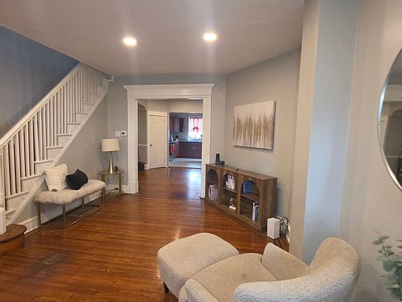 3rd image of 5617 Upland Way