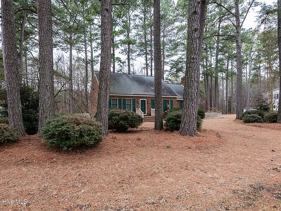 4th image of 3793 Robinson Street