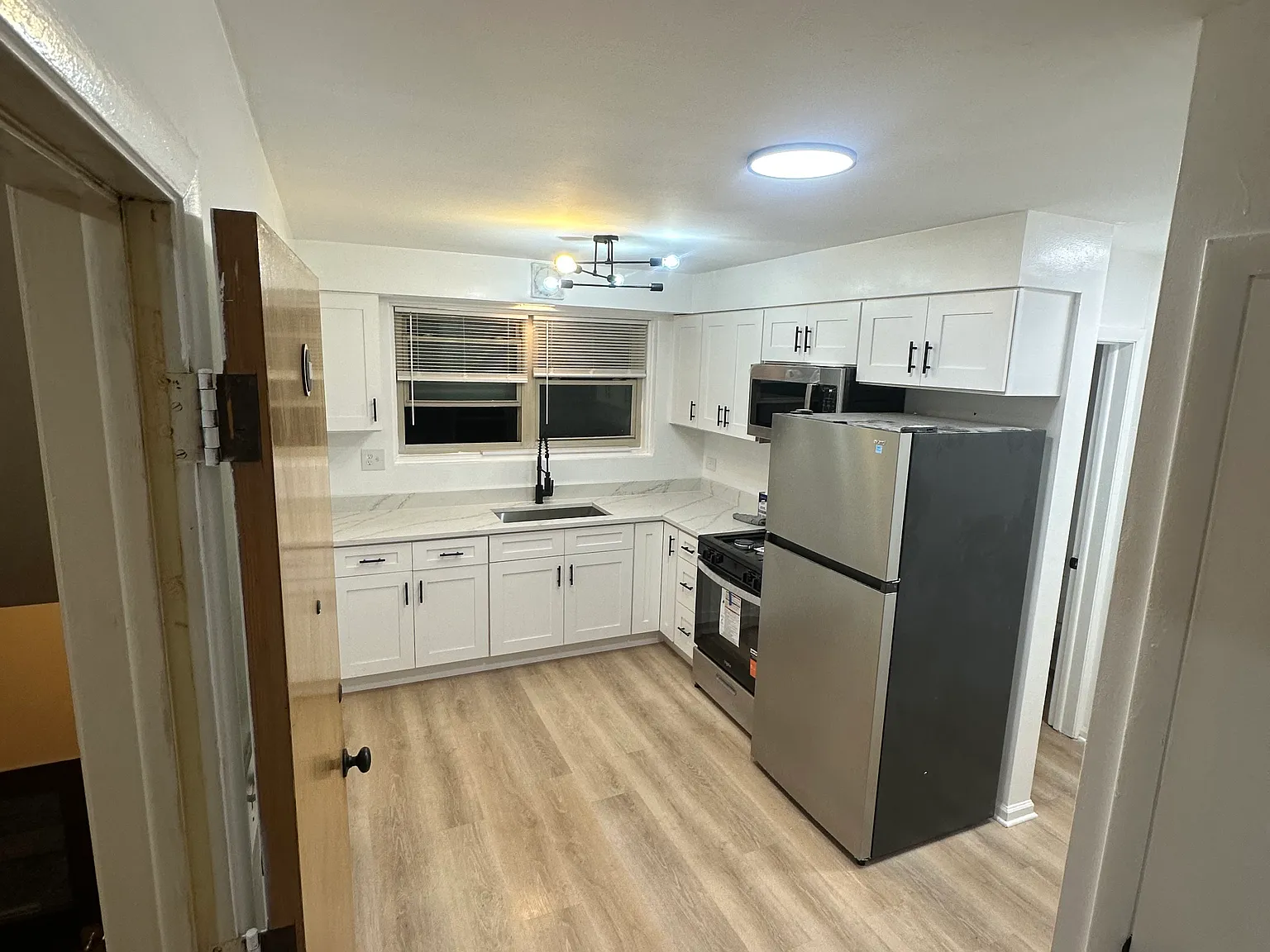 1 bed, 1000 sqft, $1,500 — Photo 3
