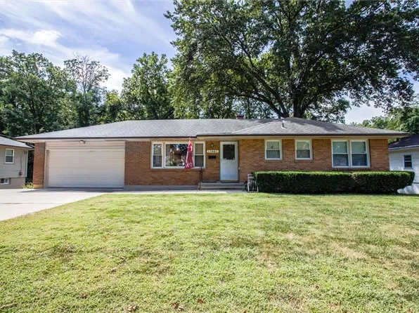 17501 E Cheyenne Dr, Independence, MO 64056