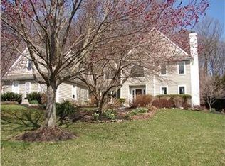 2 Orchard View Dr, Chadds Ford, PA 19317