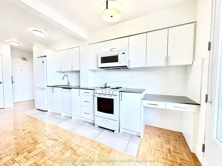 276 Saint George St #809 — Photo 4