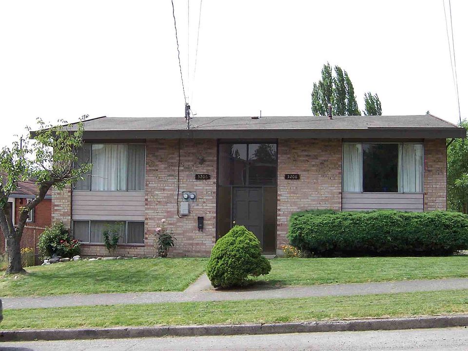 Common entry. Available apartment is pictured on the left.
