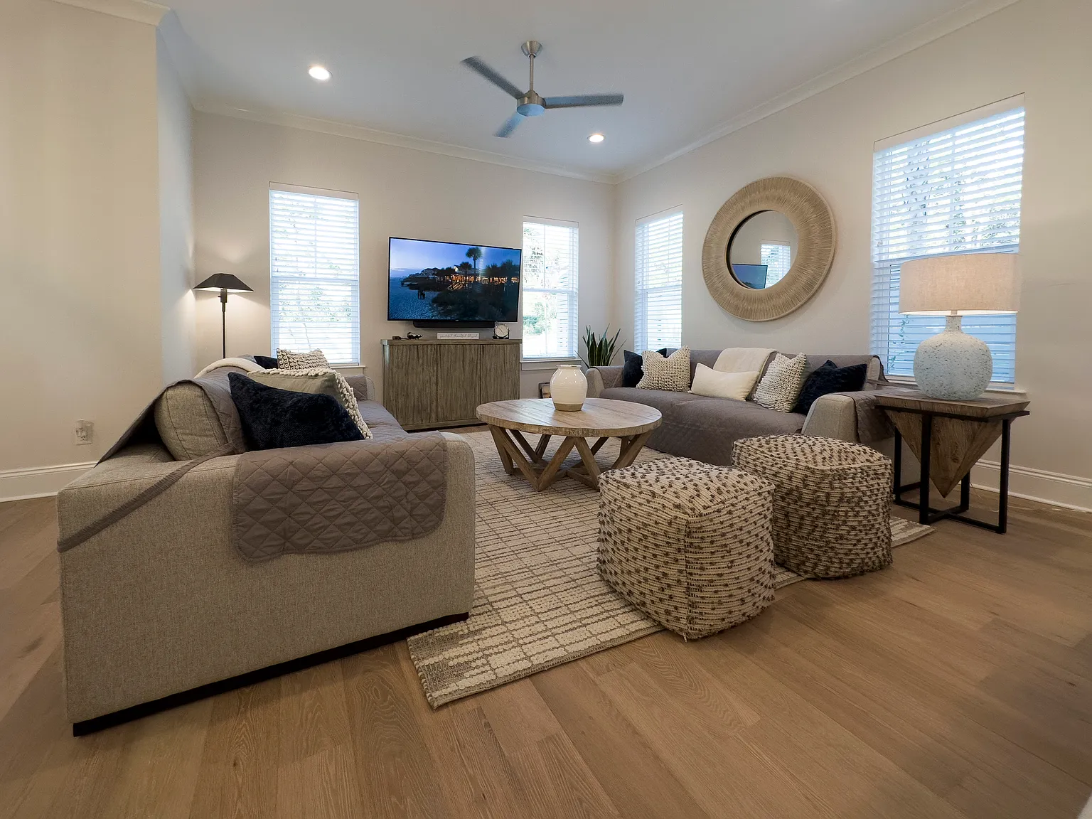4 bed, 3.5 bath, 2128 sqft, $4,300 — Photo 3