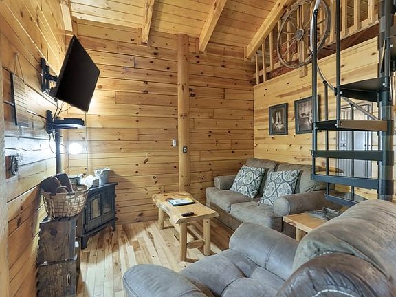 3rd image of 29461 Fairview Ridge Rd