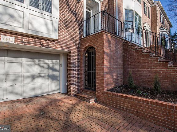4th image of 9455 Turnberry Dr