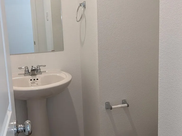 1508 Silver Oak Ln — Photo 22